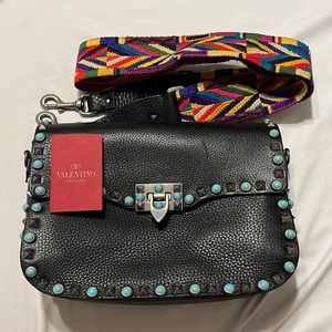NWOT Valentino Black Rockstud Medium Purse!